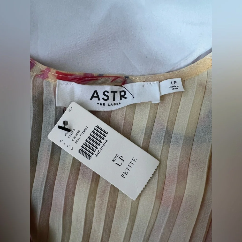 Astr The Label Revery Dress in Yellow Pink Floral | LP NWT - Picture 10 of 11